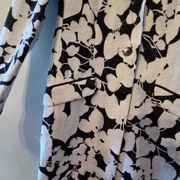 Hugo Boss Women's Floral Print Black And White Long Button Down Blazer Size 4 - Picture 5 of 11